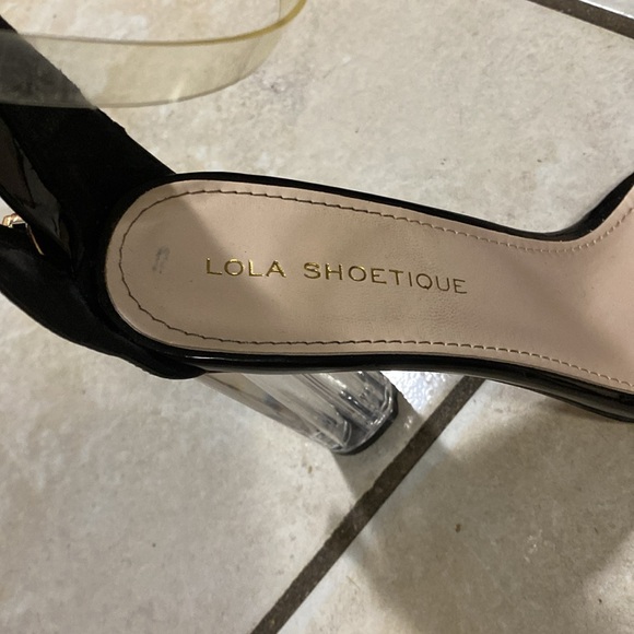LOLA SHOETIQUE 
SIZE - 8.5 - Picture 3 of 3